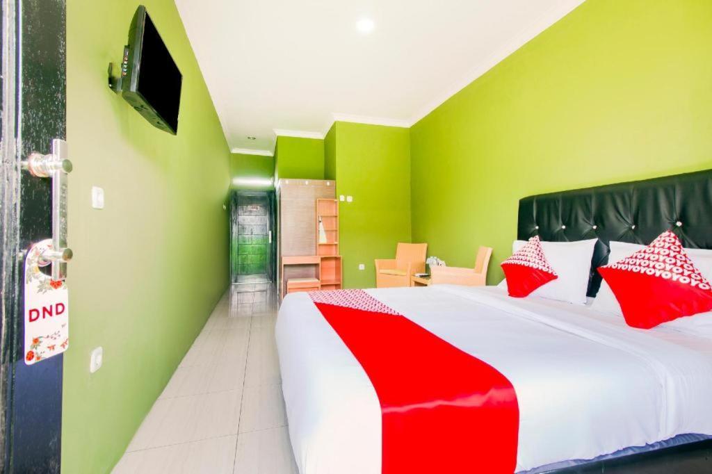 Oyo 1014 Bettah Coba 2 Sukabumi Hotel Екстериор снимка